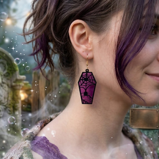 Aretes de acrilico negro y espejo morado cortados a laser dia de brujas
